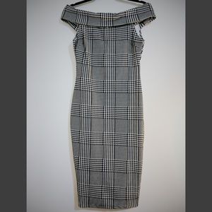 Midi off the shoulder Dress⚫️⚪️